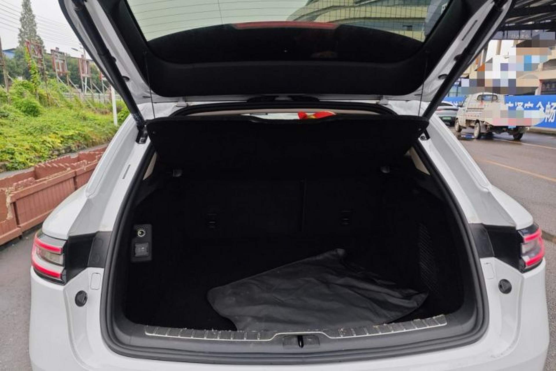 Used Hima AITO M5 2022 Range-Extended Rear-Drive Standard Version Trunk