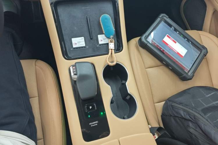 Used Hima AITO M5 2022 Pure Electric Rear-Drive Standard Edition Gear Lever