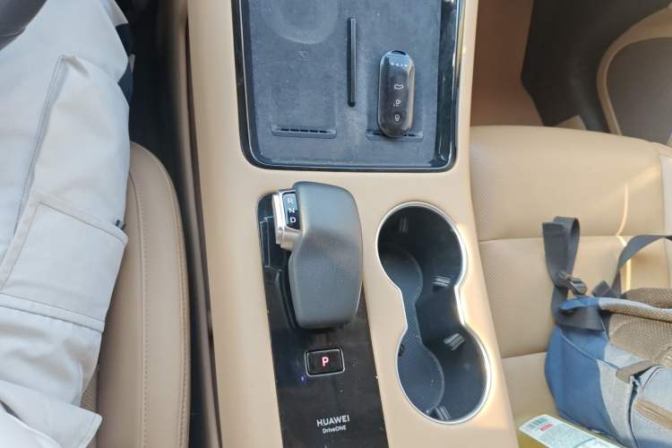 Used Hima AITO M5 2022 Pure Electric Rear-Drive Standard Edition Gear Lever