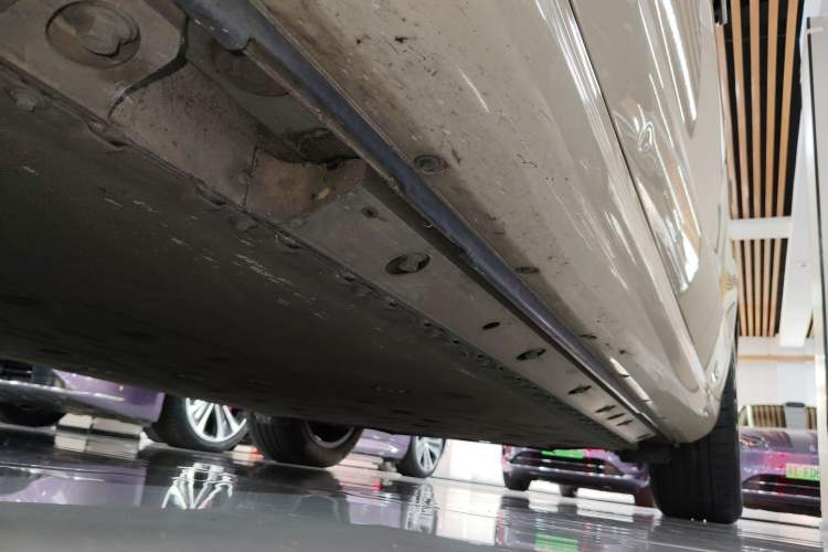 Used Hima AITO M5 2022 Pure Electric Rear-Drive Standard Edition Left Side Sill