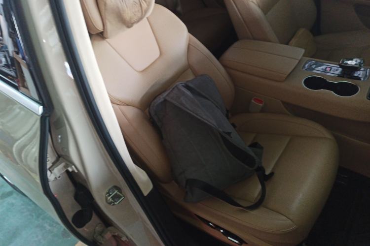 Used Hima AITO M5 2022 Pure Electric All-Wheel-Drive Performance Edition Right Front Seat