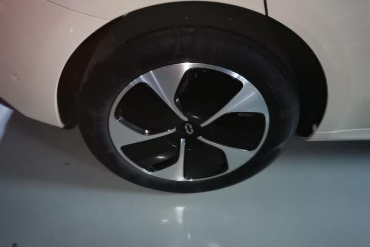 Used Hima AITO M5 2022 Pure Electric Rear-Drive Standard Edition Right Rear Wheel Hub