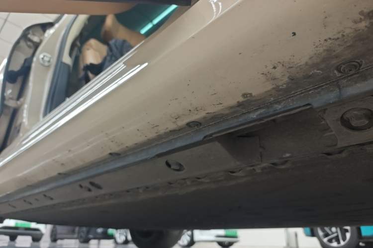 Used Hima AITO M5 2022 Pure Electric Rear-Drive Standard Edition Right Side Sill