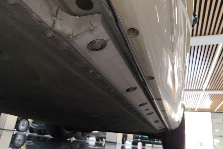 Used Hima AITO M5 2022 Pure Electric Rear-Drive Standard Edition Right Side Sill