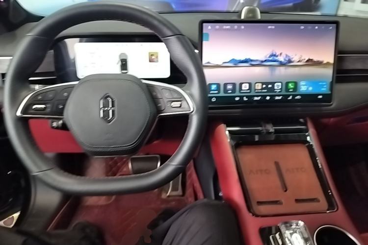 Used Hima AITO M5 2023 Pure Electric Rear-Drive Intelligent Driving Version Center Console