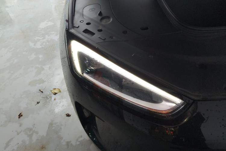 Used Hima AITO M5 2023 Pure Electric Rear-Drive Intelligent Driving Version Right Front Headlight