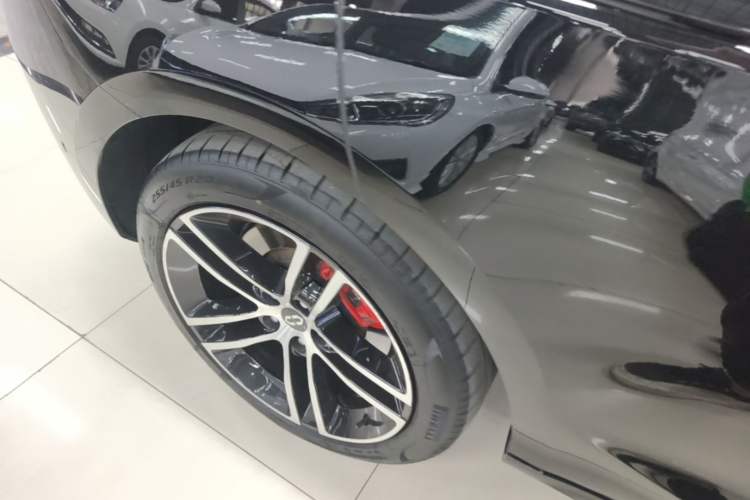 Used Hima AITO M5 2023 Extended-Range Rear-Drive Intelligent Driving Version Right Rear Wheel Hub