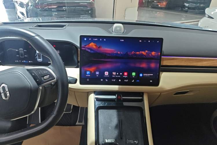 Used Hima AITO M5 2023 Extended-Range Four-Wheel Drive Intelligent Driving Version Audio And AC Panel