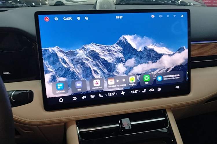 Used Hima AITO M5 2023 Extended-Range Four-Wheel Drive Intelligent Driving Version Audio And AC Panel