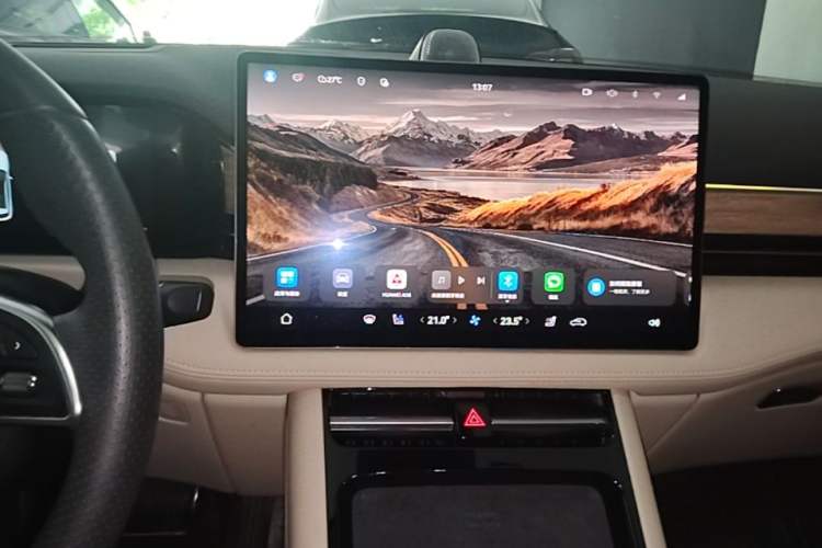 Used Hima AITO M5 2023 Extended-Range Four-Wheel Drive Intelligent Driving Version Audio And AC Panel