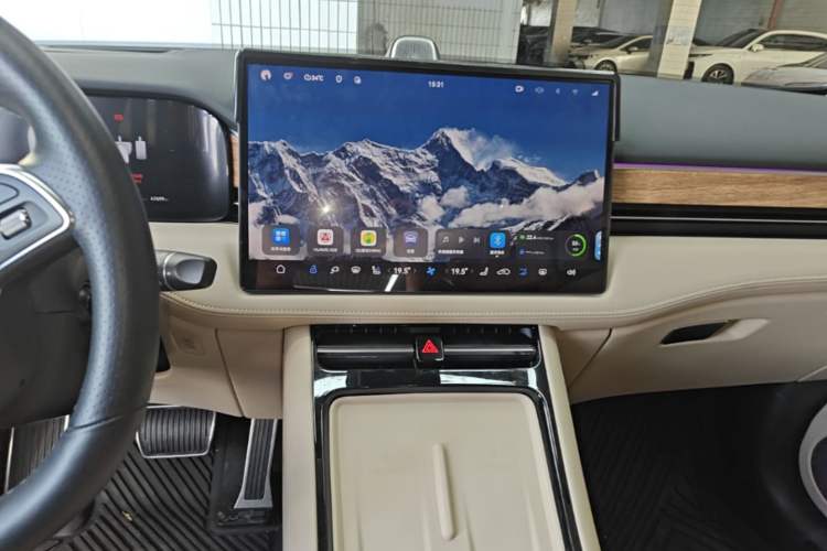 Used Hima AITO M5 2023 Extended-Range Four-Wheel Drive Intelligent Driving Version Audio And AC Panel