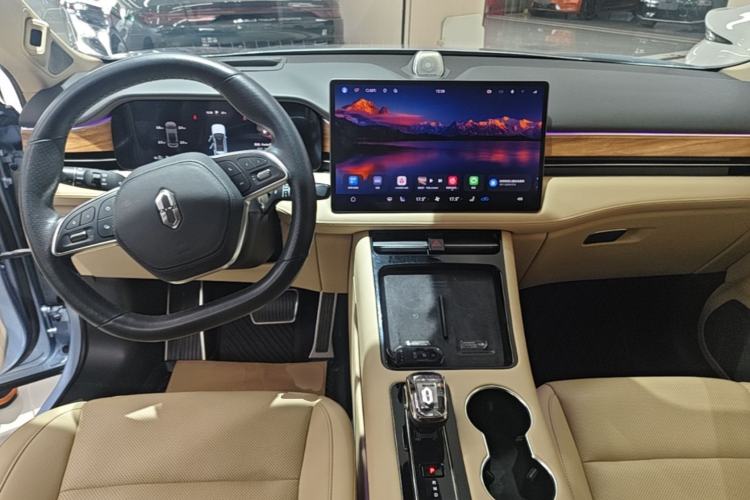 Used Hima AITO M5 2023 Extended-Range Four-Wheel Drive Intelligent Driving Version Center Console
