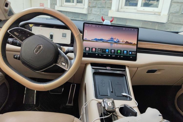 Used Hima AITO M5 2023 Pure Electric All-Wheel Drive Intelligent Driving Version Center Console