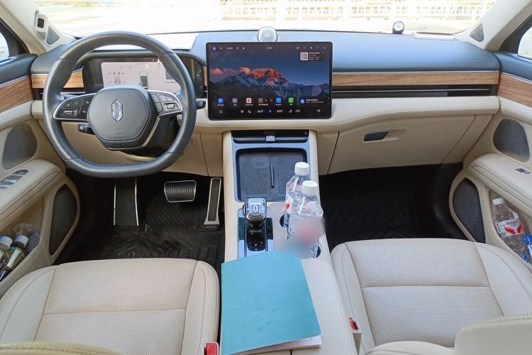 Used Hima AITO M5 2023 Extended-Range Four-Wheel Drive Intelligent Driving Version Center Console