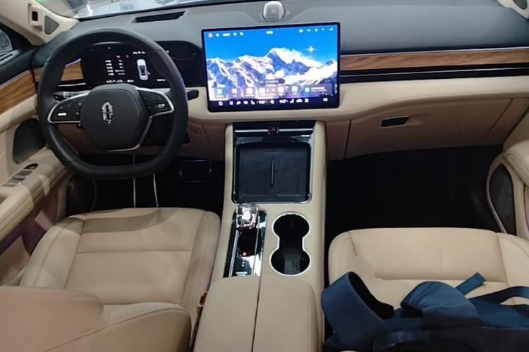 Used Hima AITO M5 2023 Extended-Range Four-Wheel Drive Intelligent Driving Version Center Console