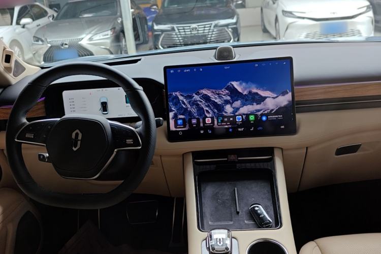 Used Hima AITO M5 2023 Extended-Range Four-Wheel Drive Intelligent Driving Version Center Console