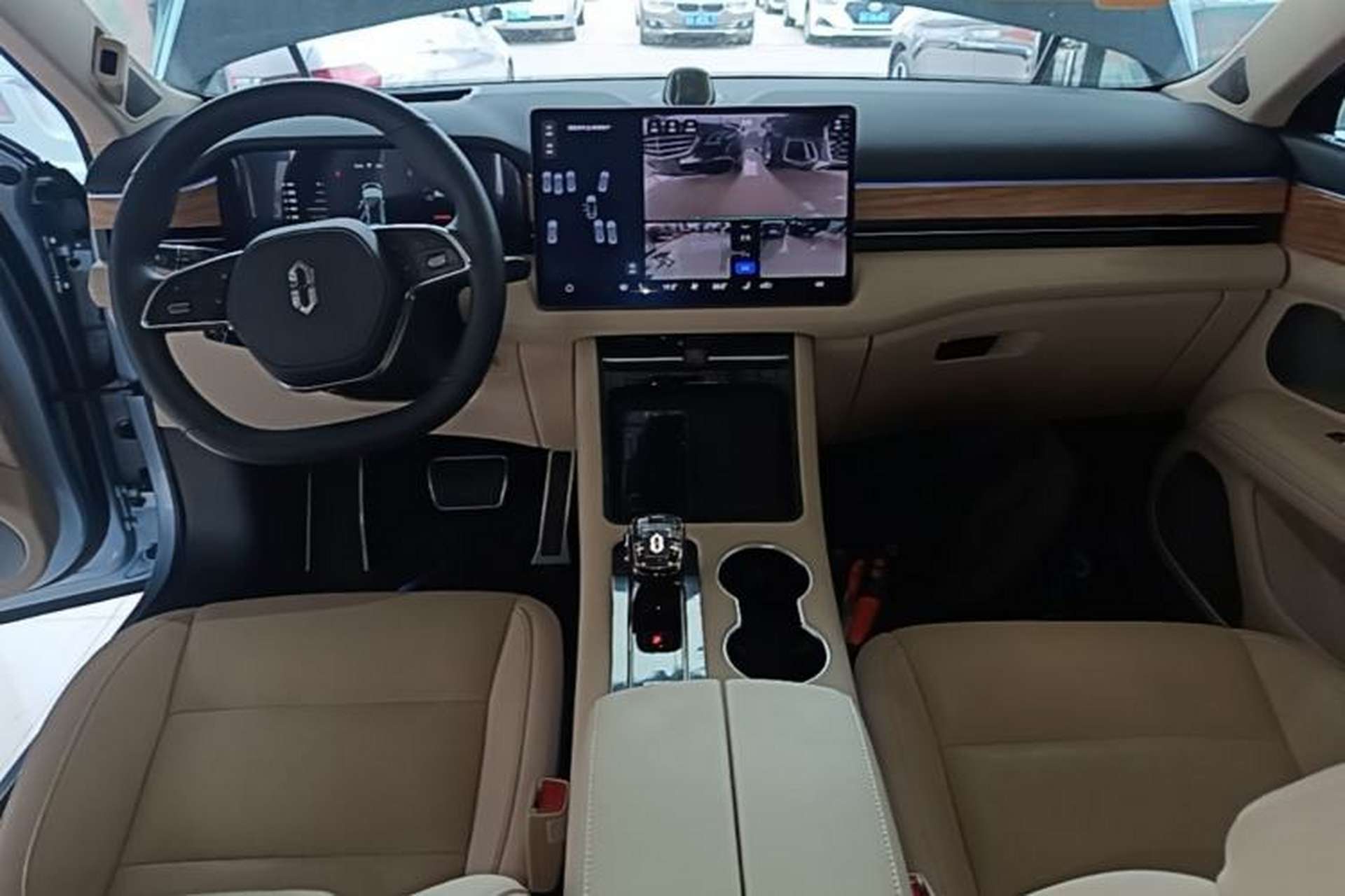 Used Hima AITO M5 2023 Extended-Range Four-Wheel Drive Intelligent Driving Version Center Console