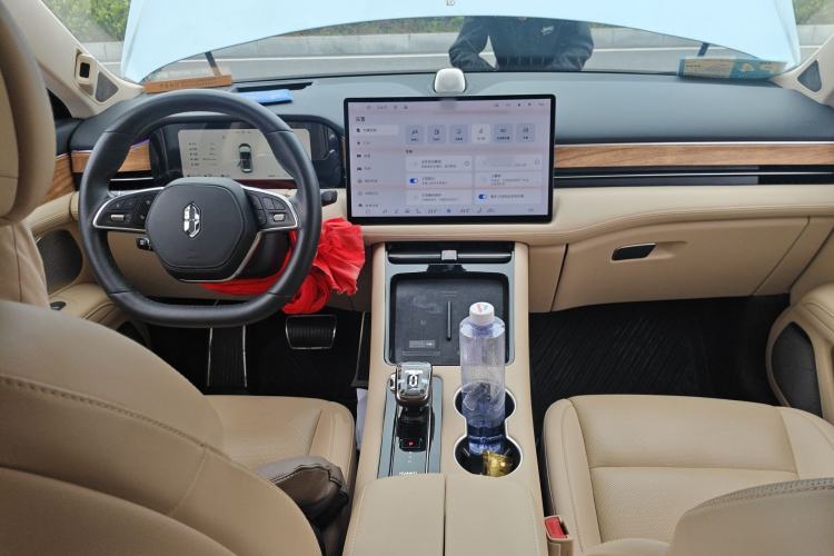 Used Hima AITO M5 2023 Extended-Range Rear-Drive Intelligent Driving Version Center Console