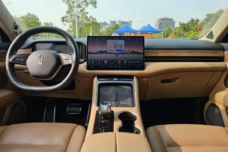 Used Hima AITO M5 2023 Extended-Range Rear-Drive Intelligent Driving Version Center Console