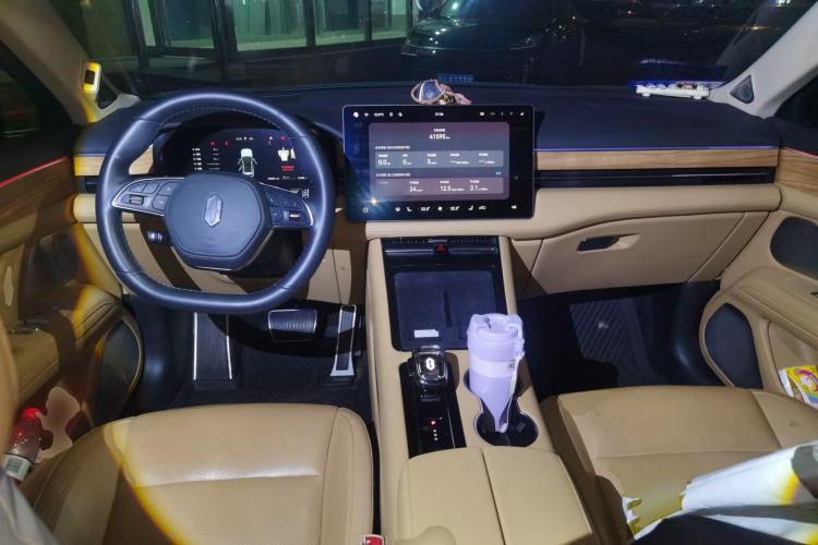 Used Hima AITO M5 2023 Extended-Range Four-Wheel Drive Intelligent Driving Version Center Console