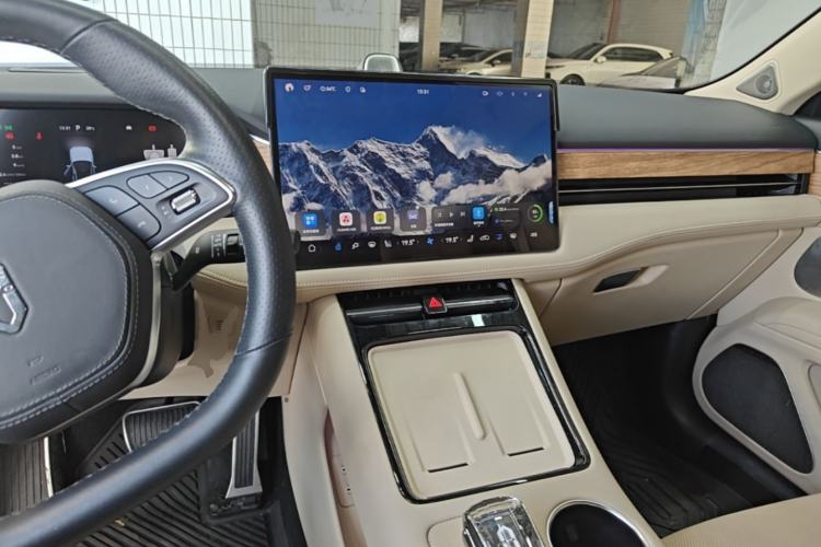 Used Hima AITO M5 2023 Extended-Range Four-Wheel Drive Intelligent Driving Version Center Console