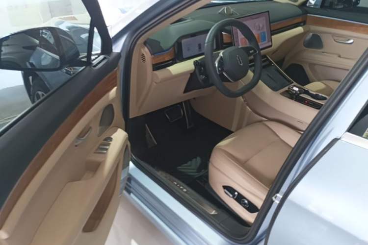 Used Hima AITO M5 2023 Extended-Range Four-Wheel Drive Intelligent Driving Version Driver Seat