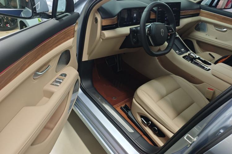 Used Hima AITO M5 2023 Extended-Range Four-Wheel Drive Intelligent Driving Version Driver Seat