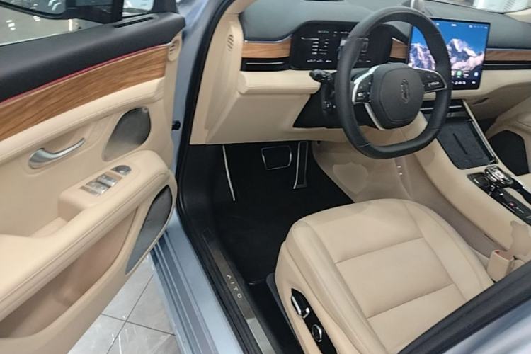 Used Hima AITO M5 2023 Extended-Range Four-Wheel Drive Intelligent Driving Version Driver Seat