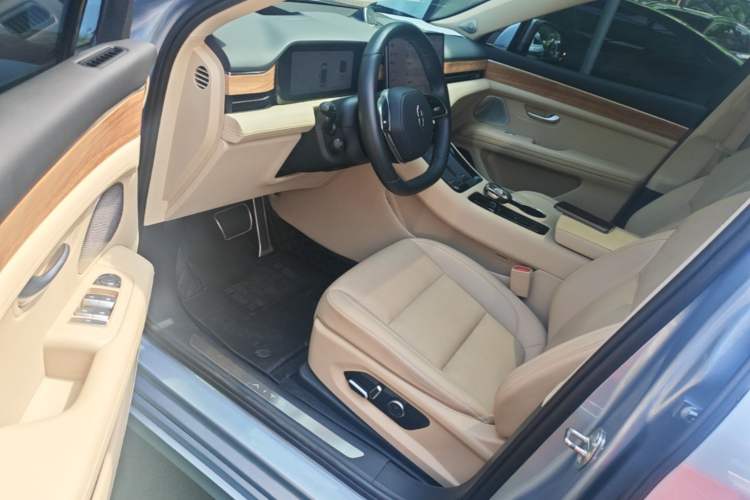 Used Hima AITO M5 2023 Extended-Range Four-Wheel Drive Intelligent Driving Version Driver Seat