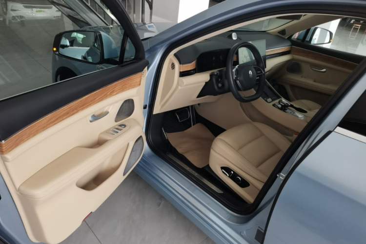 Used Hima AITO M5 2023 Extended-Range Four-Wheel Drive Intelligent Driving Version Driver Seat