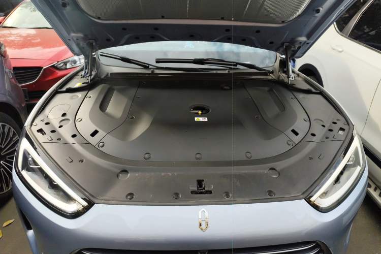 Used Hima AITO M5 2023 Extended-Range Rear-Drive Standard Version Engine Bay