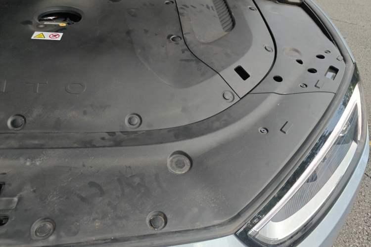 Used Hima AITO M5 2023 Extended-Range Rear-Drive Standard Version Engine Bay Left