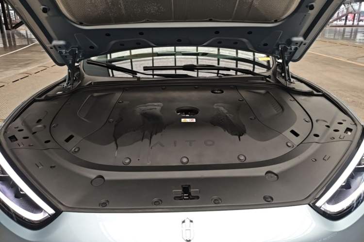 Used Hima AITO M5 2023 Extended-Range Rear-Drive Standard Version Engine Bay