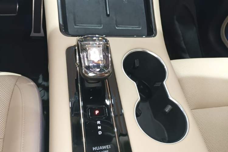 Used Hima AITO M5 2023 Extended-Range Four-Wheel Drive Intelligent Driving Version Gear Lever