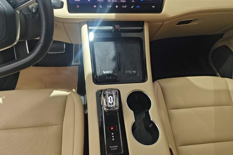 Used Hima AITO M5 2023 Extended-Range Four-Wheel Drive Intelligent Driving Version Gear Lever