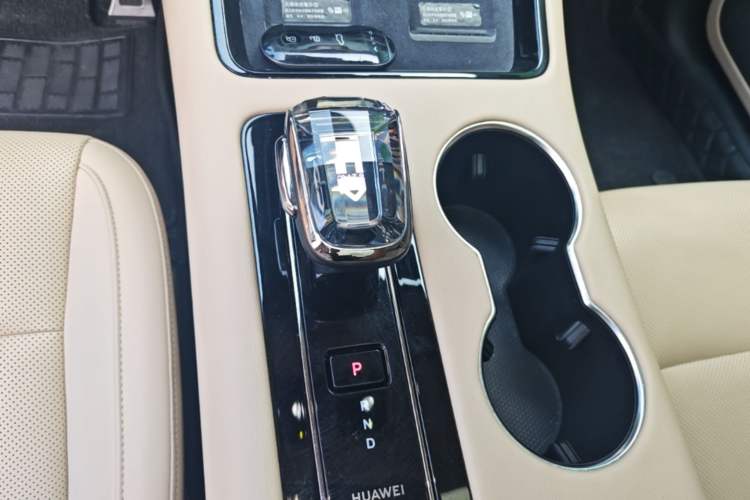 Used Hima AITO M5 2023 Extended-Range Four-Wheel Drive Intelligent Driving Version Gear Lever