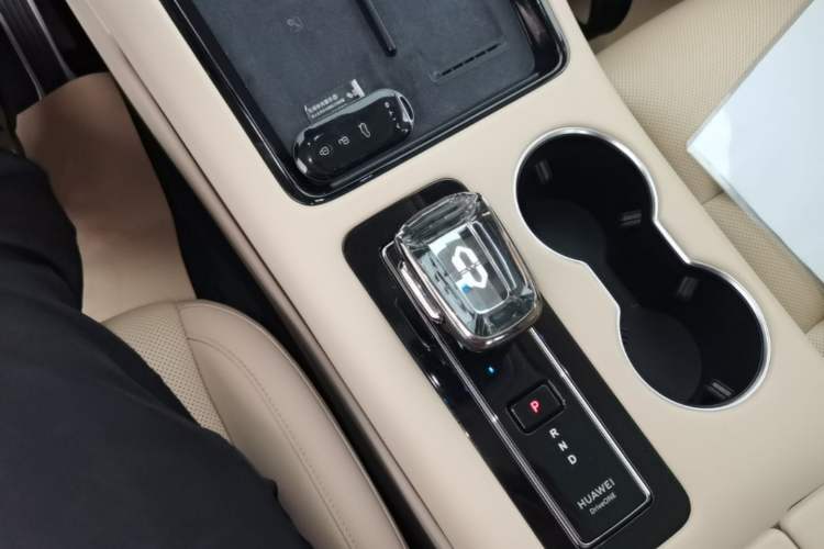 Used Hima AITO M5 2023 Extended-Range Four-Wheel Drive Intelligent Driving Version Gear Lever