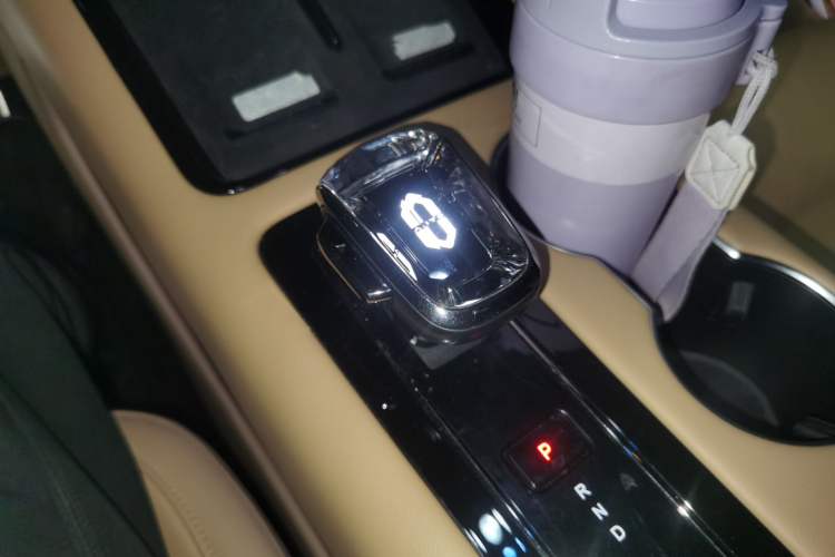 Used Hima AITO M5 2023 Extended-Range Four-Wheel Drive Intelligent Driving Version Gear Lever
