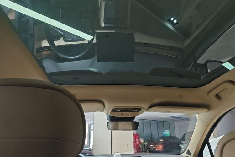 Used Hima AITO M5 2023 Extended-Range Four-Wheel Drive Intelligent Driving Version Headliner