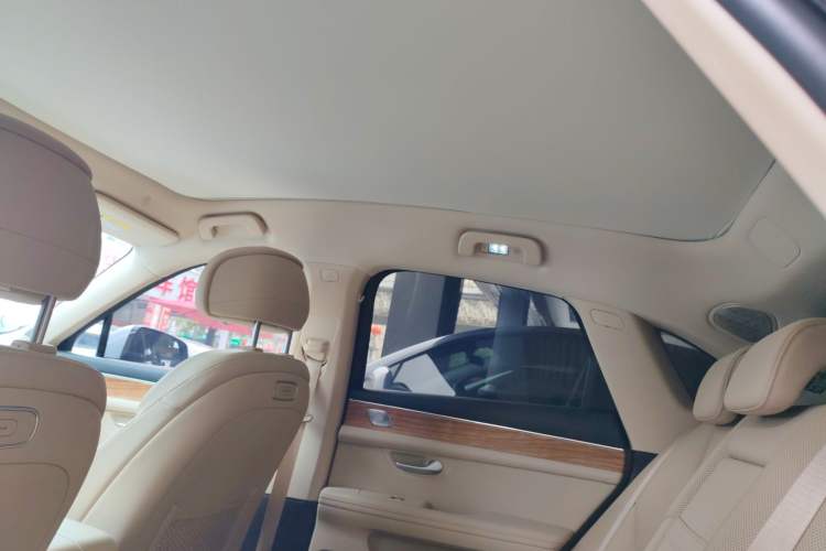 Used Hima AITO M5 2023 Pure Electric All-Wheel Drive Intelligent Driving Version Headliner