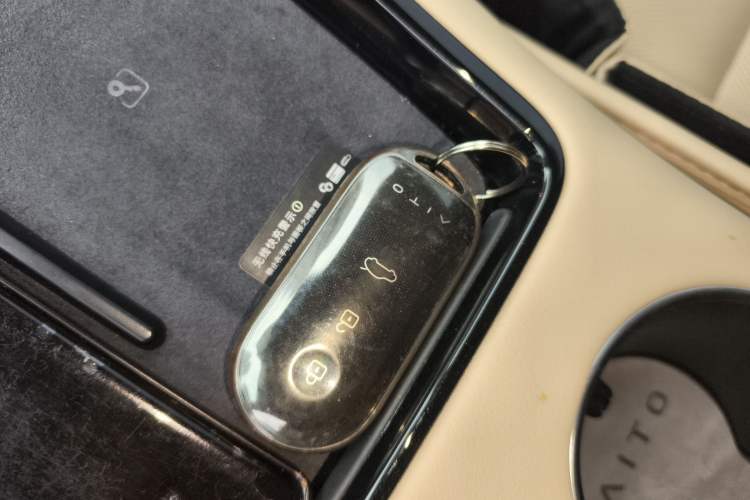 Used Hima AITO M5 2023 Extended-Range Rear-Drive Standard Version Interior 1