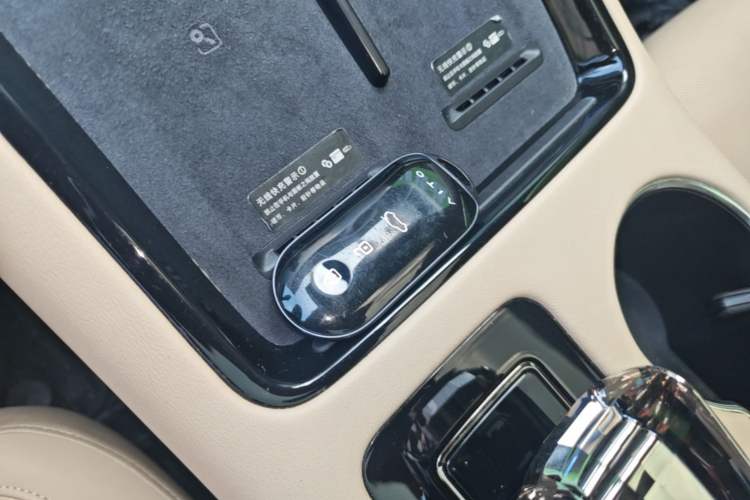 Used Hima AITO M5 2023 Extended-Range Four-Wheel Drive Intelligent Driving Version Interior 1