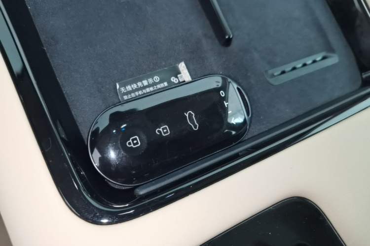 Used Hima AITO M5 2023 Extended-Range Four-Wheel Drive Intelligent Driving Version Interior 1
