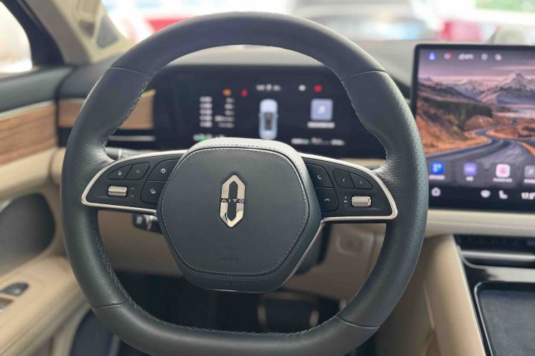 Used Hima AITO M5 2023 Extended-Range Four-Wheel Drive Intelligent Driving Version Interior 6