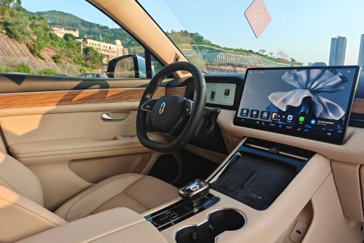 Used Hima AITO M5 2023 Extended-Range Rear-Drive Standard Version Interior 9