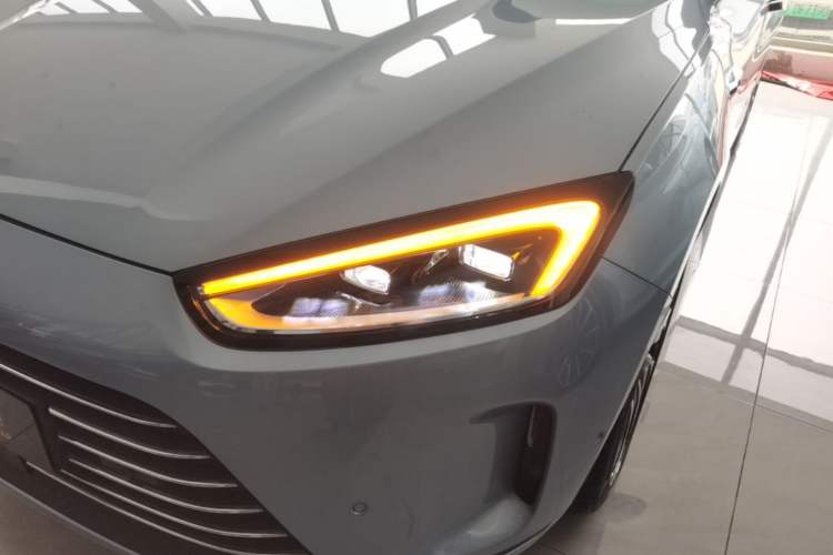 Used Hima AITO M5 2023 Extended-Range Four-Wheel Drive Intelligent Driving Version Left Front Headlight
