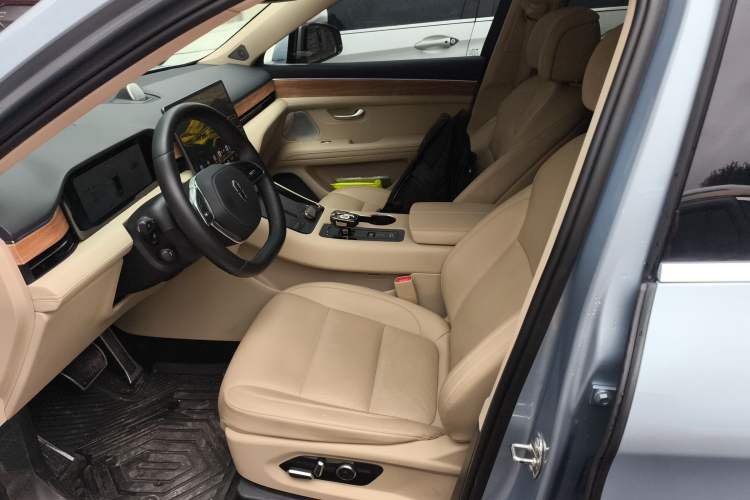 Used Hima AITO M5 2023 Extended-Range Rear-Drive Standard Version Left Front Seat