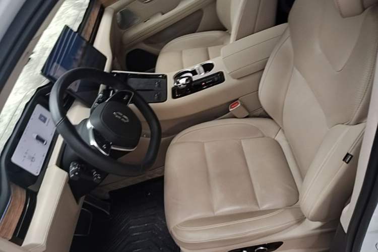 Used Hima AITO M5 2023 Extended-Range Four-Wheel Drive Intelligent Driving Version Left Front Seat