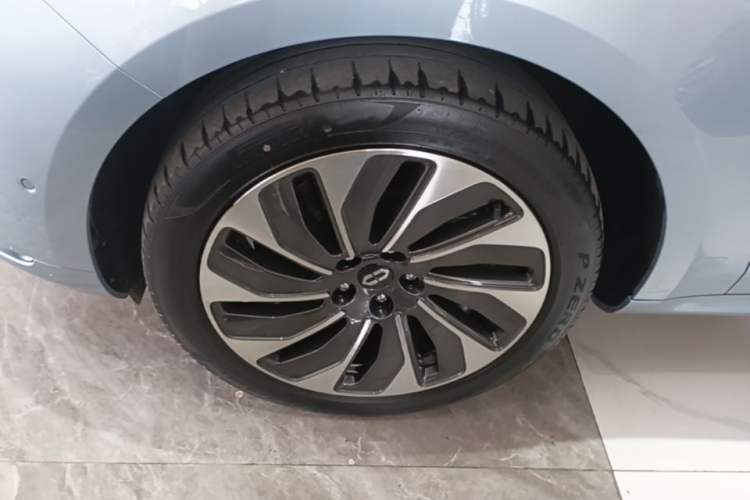 Used Hima AITO M5 2023 Extended-Range Four-Wheel Drive Intelligent Driving Version Left Front Wheel Hub