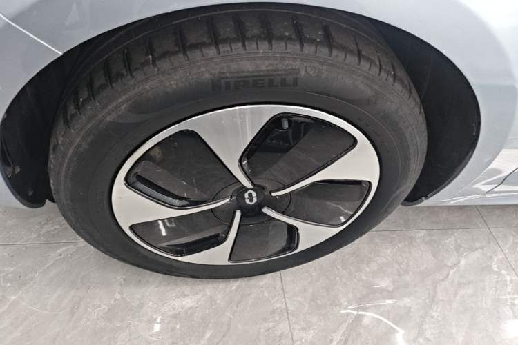 Used Hima AITO M5 2023 All-Electric Rear-Drive Standard Edition Left Front Wheel Hub